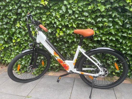Ambrum Elektrische fiets - Actieradius 50-70km - Verwijderbare batterij 374 Wh - Motor 250W Elektrische stadsfiets - Shimano 7 versnellingen - 26 Inch City Commuter EBike - Wit