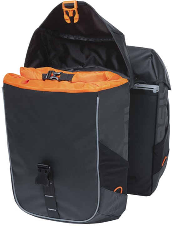 Basil Miles Tarpaulin dubbele fietstas - MIK- 34L- zwart oranje - waterdicht - reflecterende details van Basil
