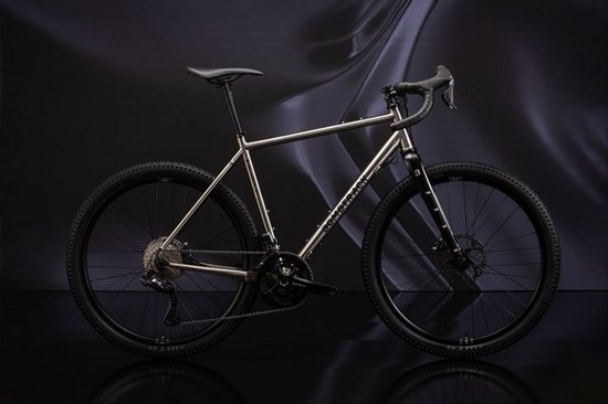 Bombtrack - Hook EXT Ti Gravelbike - Titanium / Zwart - XL - 60cm van Merkloos