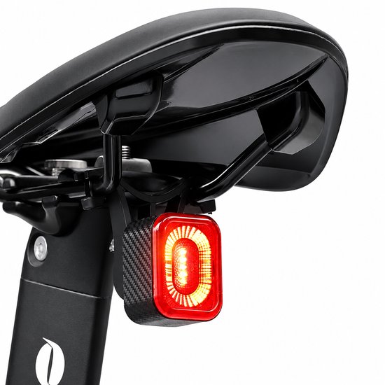 Daity 1 stuk - Slim fietsachterlicht met remdetectie - IPX6 waterdicht, USB-C oplaadbaar achterlicht met 4 standen en inductie op dezelfde frequentie voor veilig fietsen in het donker