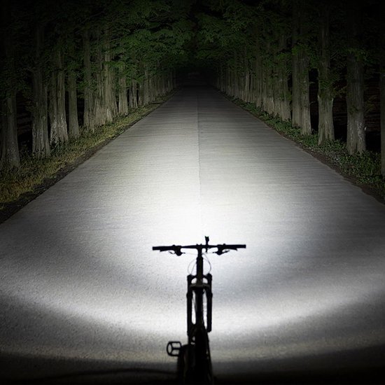 Fietslamp Koplamp - Fietsverlichting Voorlamp - Nachtelijk Fietsen - Automatische Helderheidsaanpassing - 105 x 30 mm - Zwart