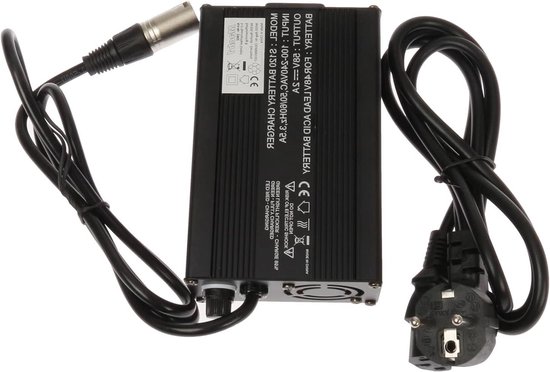 Oplader elektrische e-scooter - Mach1 model 6-8 - Output 48V 2A - voor loodaccu's van Mach1