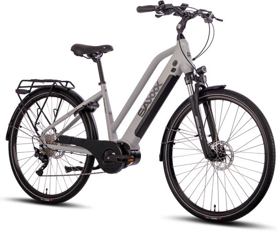 SAXXX 28 inch Comfort E-bike - 250W middenmotor - 522Wh geïntegreerde uitneembare accu - tot 100 km bereik - lekbestendige banden - LED verlichting - bagagedrager en spatborden - ideaal voor woon-werkverkeer en toertochten - zilver