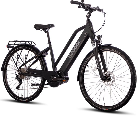 SAXXX 28 inch Stads- en Trekking E-bike - 250W middenmotor - 90Nm koppel - 36V 522Wh uitneembare accu - tot 100 km actieradius - SHIMANO Deore 10 versnellingen - hydraulische schijfremmen - SR SUNTOUR verende voorvork - zwart