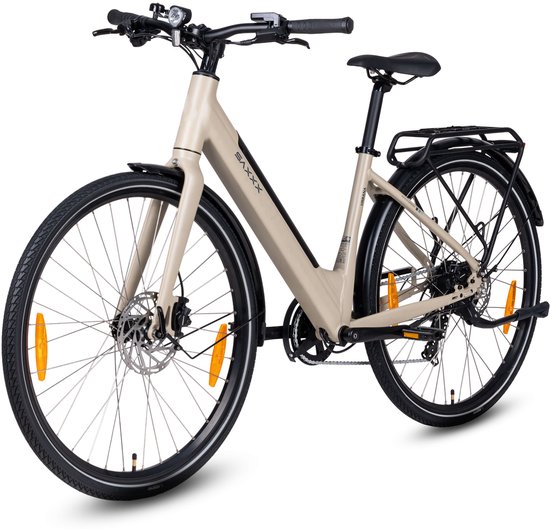 SAXXX Urbana elektrische stadsfiets - 28 inch - 250W achterwielmotor - 417Wh uitneembare lithiumaccu - tot 90 km actieradius - 95% voorgemonteerd - Shimano 7 versnellingen - TEKTRO hydraulische schijfremmen –lage instap aluminium frame –mat aardgeel van Saxxx