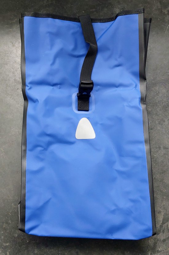Waterdichte enkele fietstas - blauw/zwart van Basil