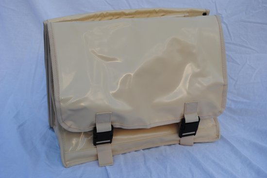 Zware bisonyl dubbele fietstas zandkleur van Beck.